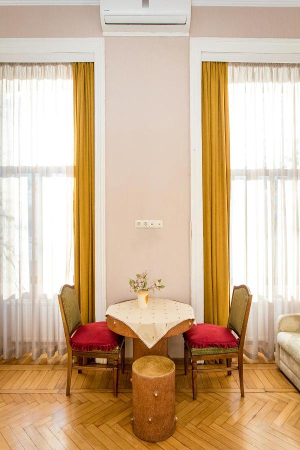 Hb Apartments Mari Brose Tiflis Exterior foto